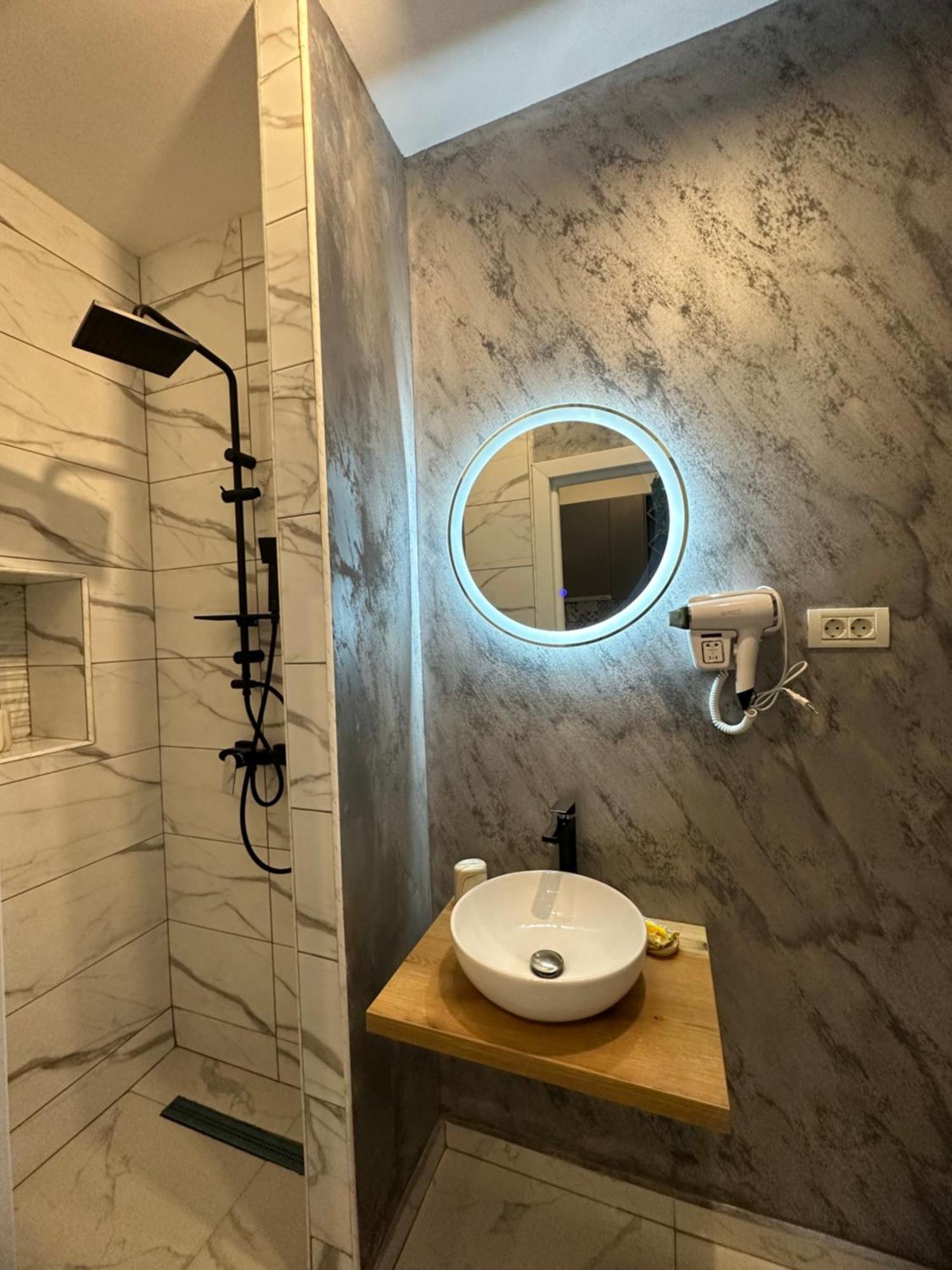 Stay Inn Central Brasov Apartments Esterno foto