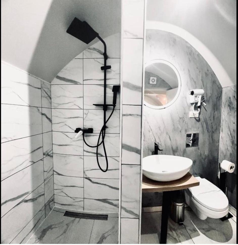 Stay Inn Central Brasov Apartments Esterno foto
